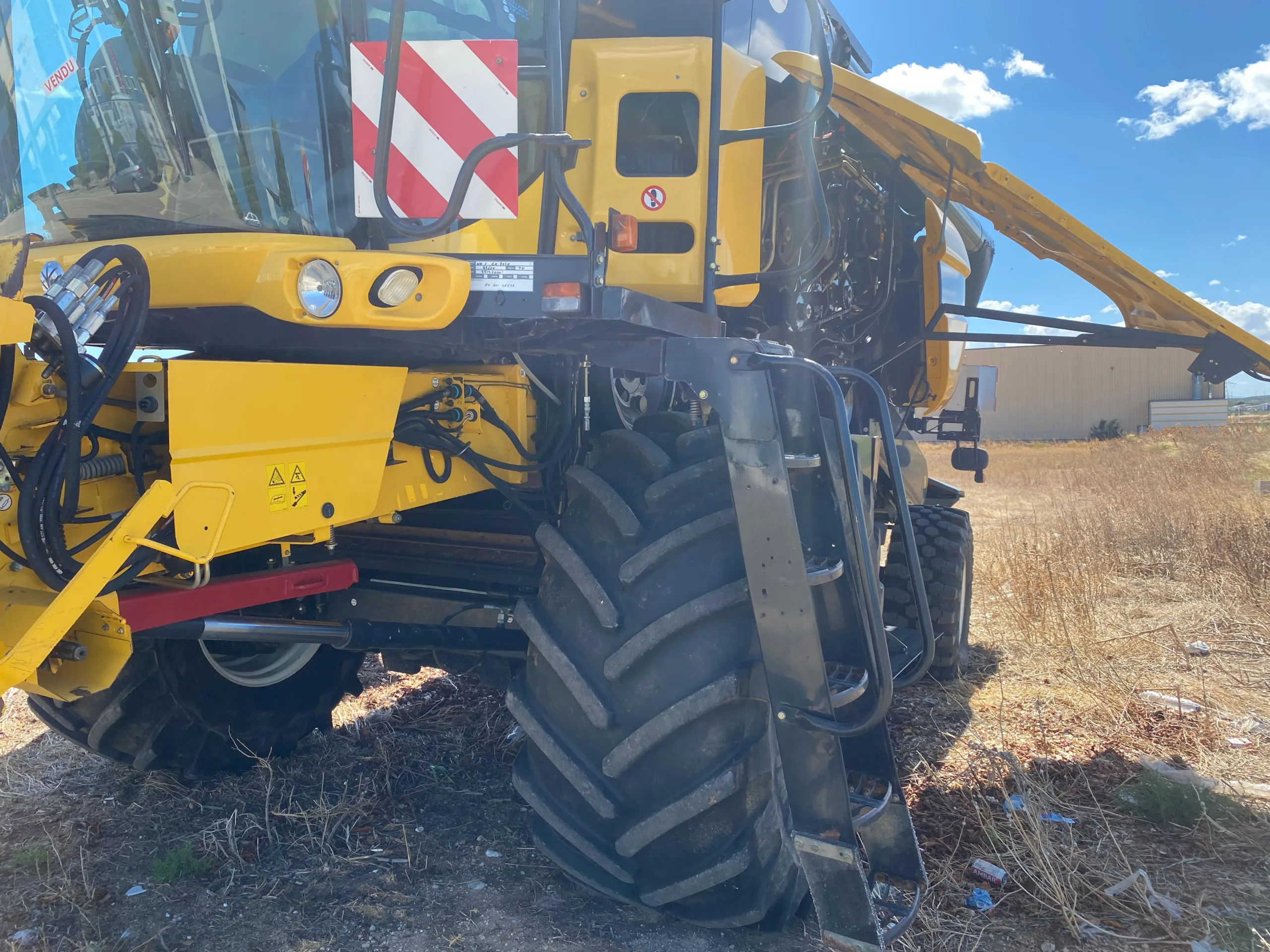 10. Cosechadora New Holland CX8040 2013