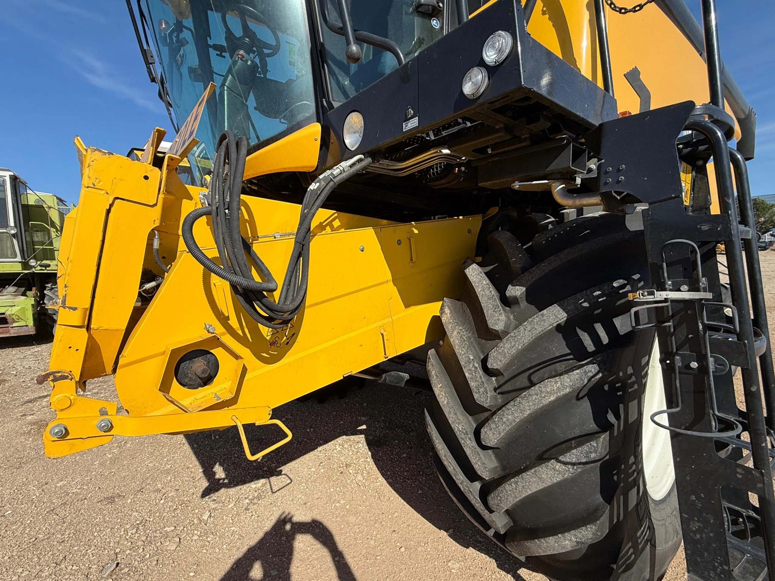 3. Cosechadora New Holland CX6.80
