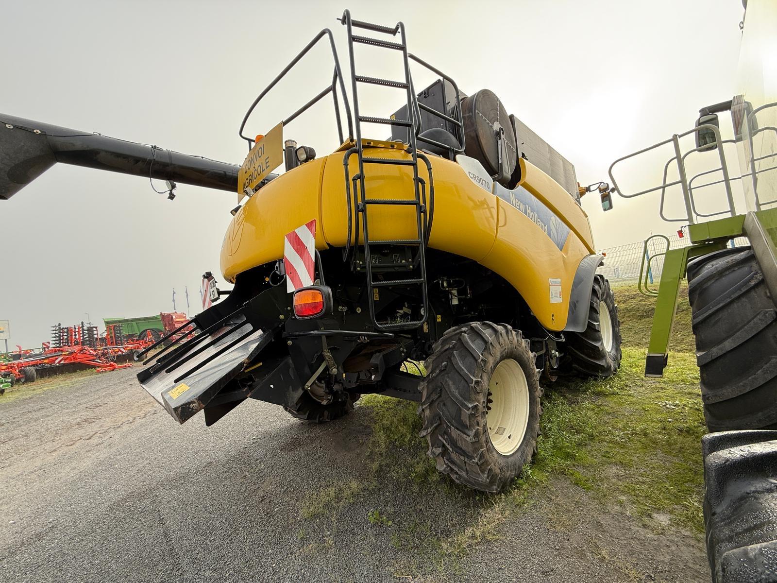 3. Cosechadora New Holland CR9070