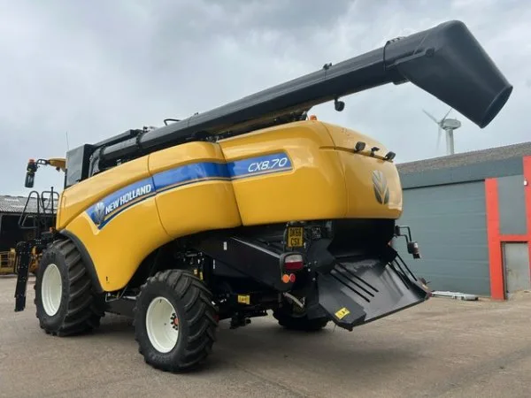 3. Cosechadora New Holland CX8.70