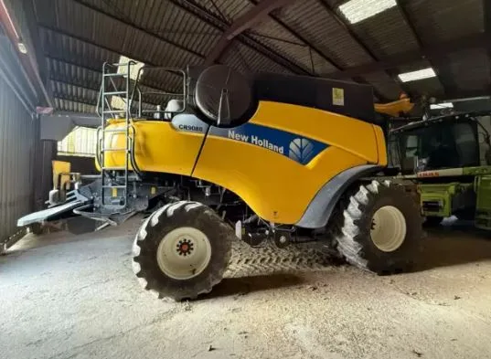 4. Cosechadora New Holland CR9080