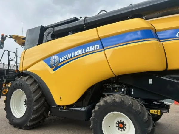5. Cosechadora New Holland CX8.70