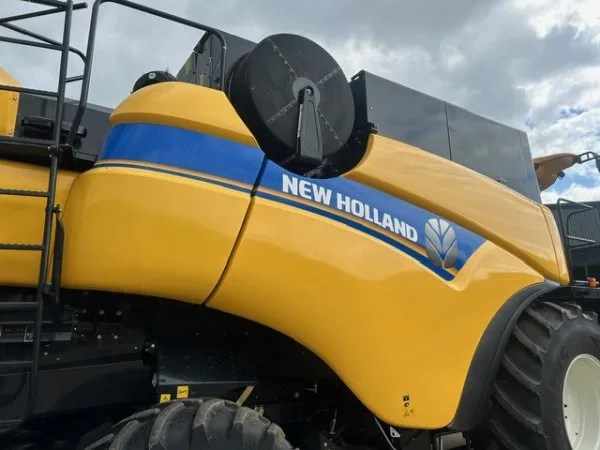 6. Cosechadora New Holland CX8.70