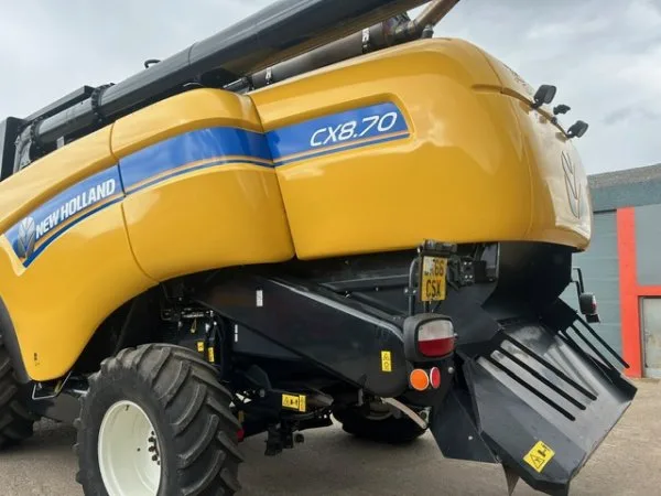 7. Cosechadora New Holland CX8.70