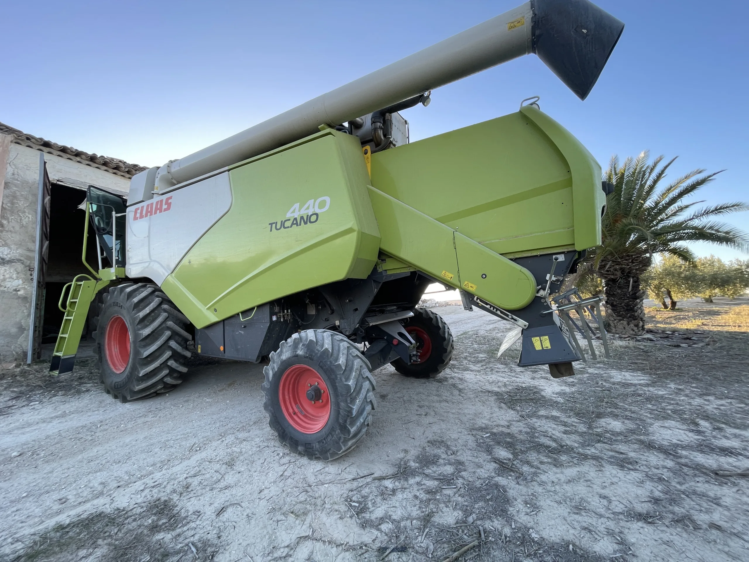 Claas Tucano 440 (10)